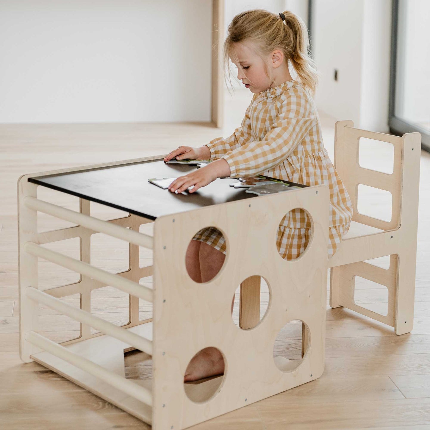 😀2-in-1 table and chair set or activity cube💪